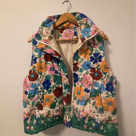 Floral puffer Vest - Picture 1 of 4